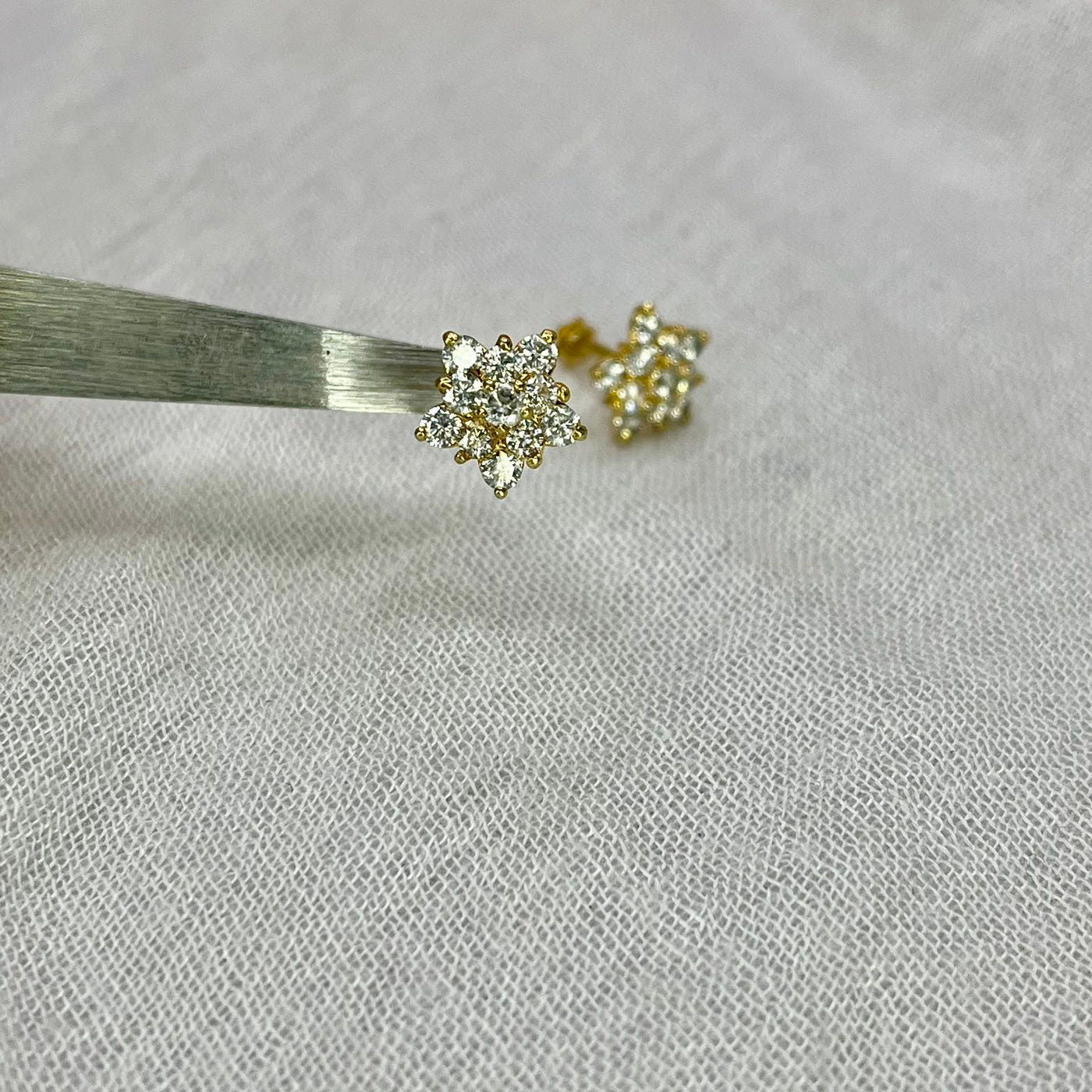 Star Flower Nosepin - Gold Plated