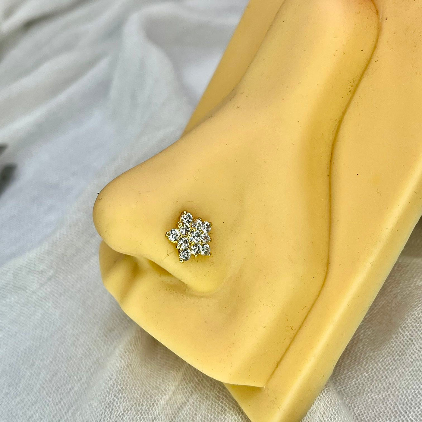 Star Flower Nosepin - Gold Plated