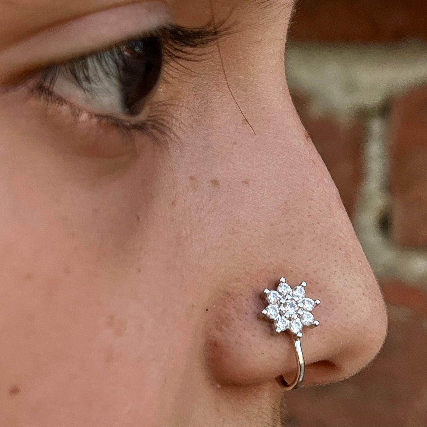 Stone Flower Silver NoseClip